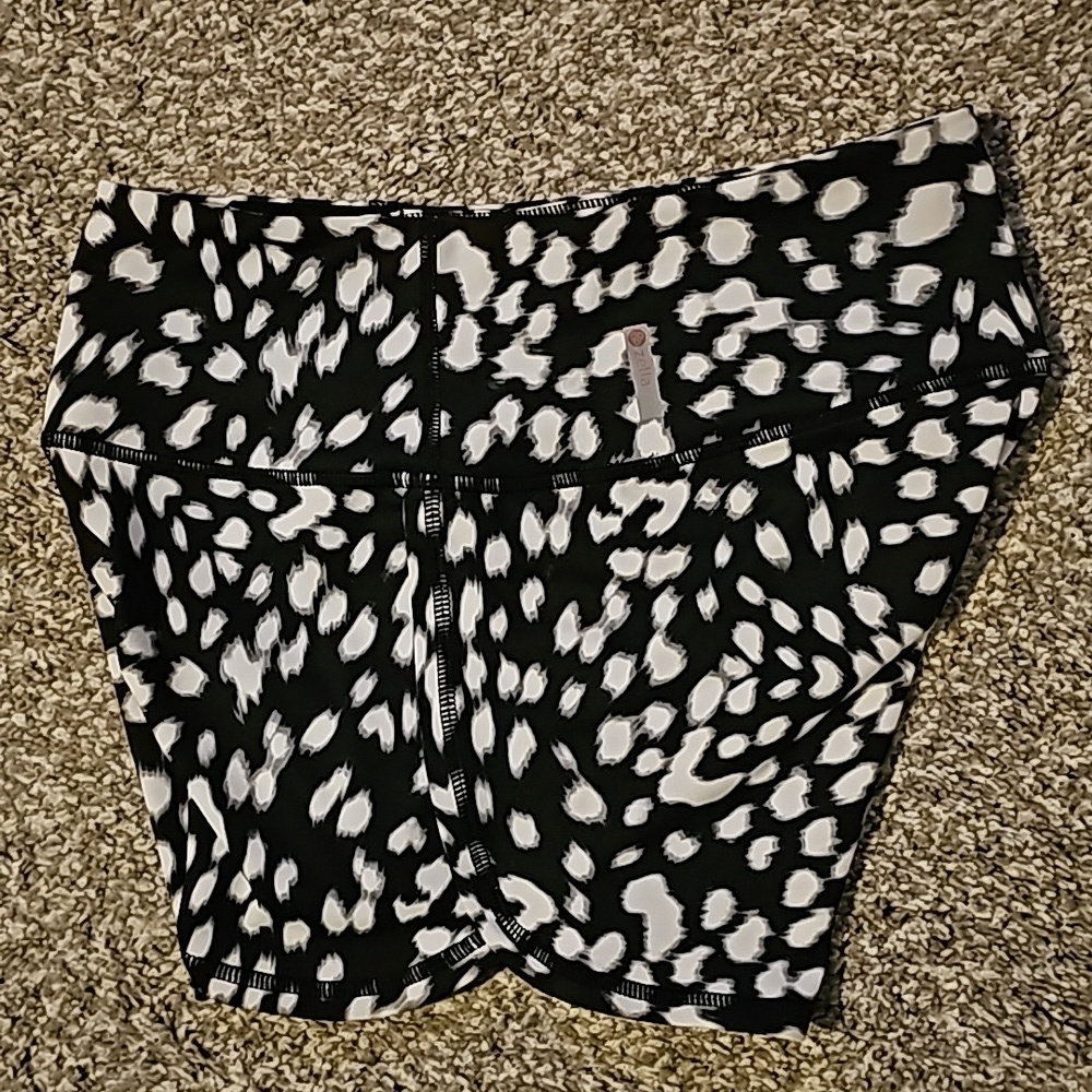 Zella Compression Shorts sz small - Picture 5 of 5